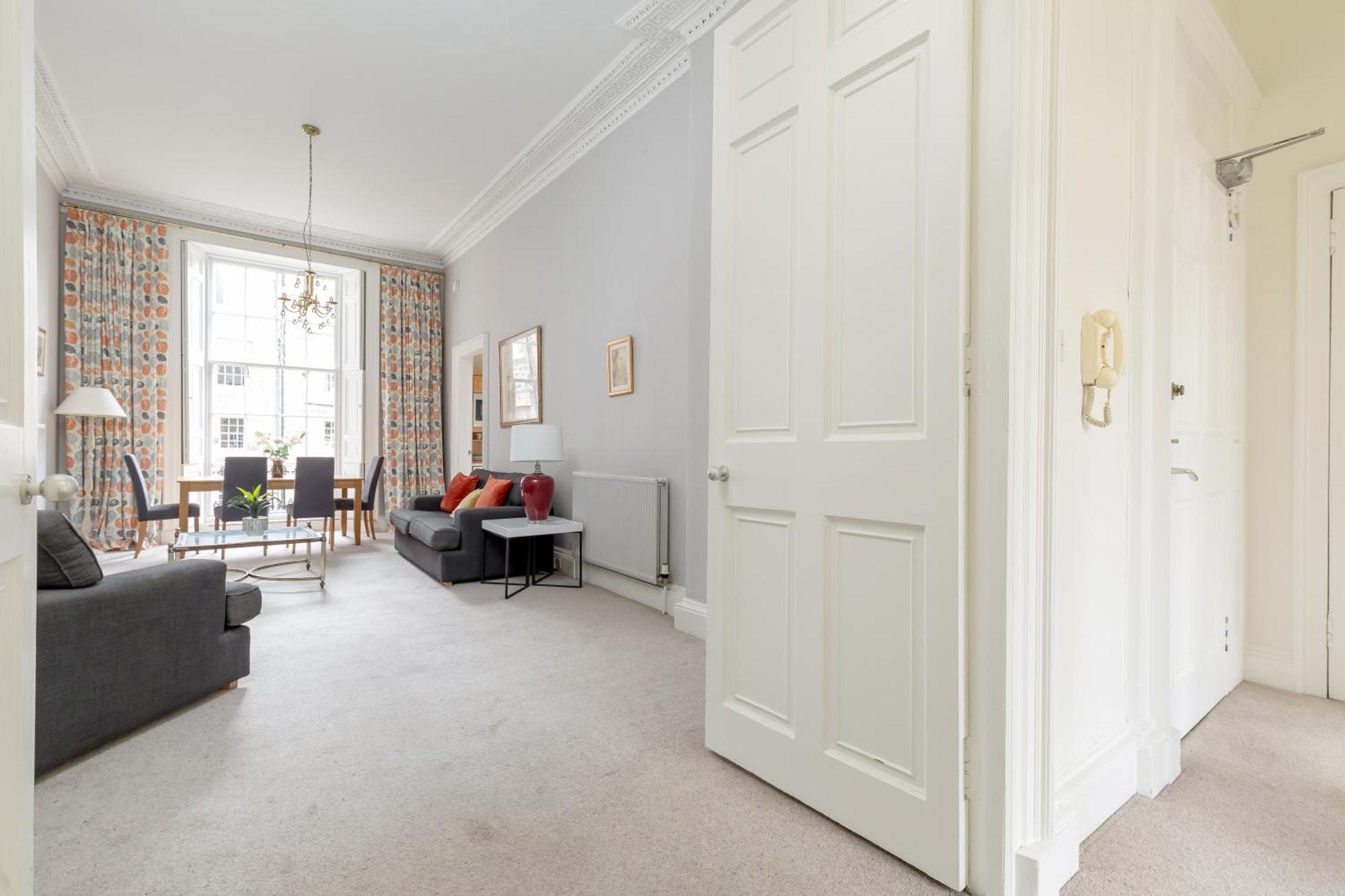 Light And Spacious 2 Bedroom Flat In Heart Of Edimburgo Exterior foto